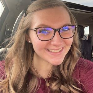 Meet your Posher, Rebecca